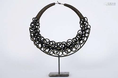 Mongoolse etnische halsband in metaal - diameter : 29 cm - g...