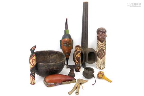 Lot Afrikaanse objecten several African items