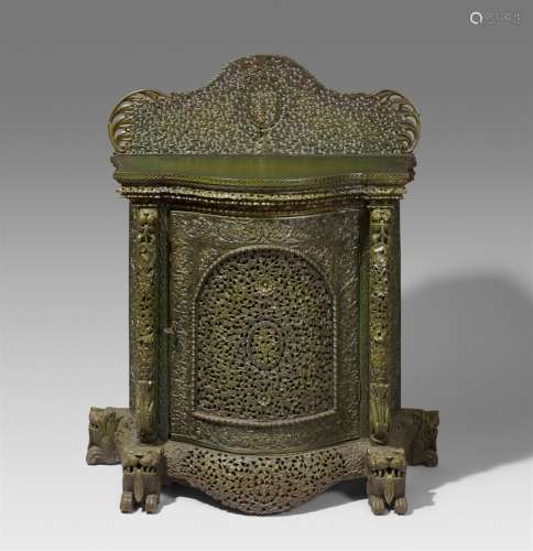 A Bombay lacquered wood cabinet. Ca. 1880 or later