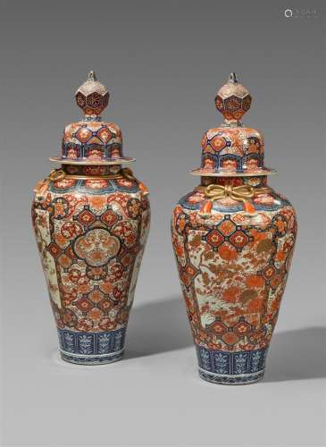 A pair of very large Imari vases. Arita. Late 19th century