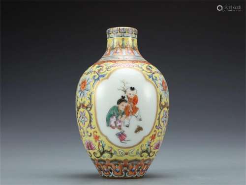 A Chinese Famille Rose Porcelain Vase