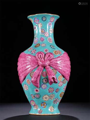 A Chinese Famille Rose Porcelain Vase