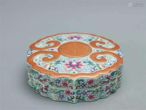 A Chinese Famille Rose Porcelain Container with Lid