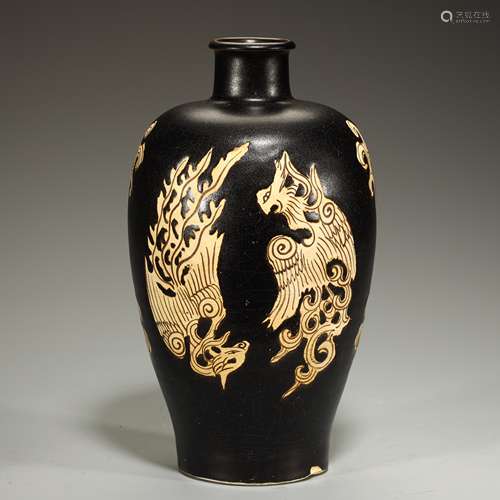 Yaozhou kiln Fengwen plum bottle