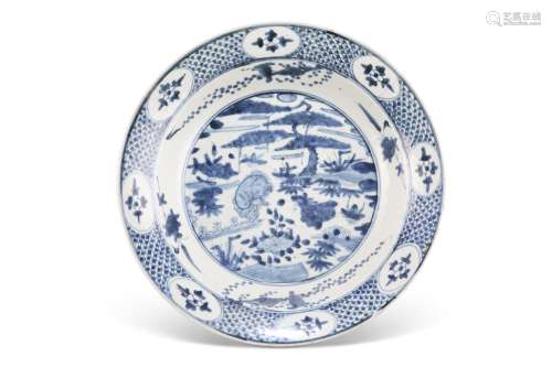 A CHINESE BLUE AND WHITE LARGE DISH, 18TH CENTURY, circular,...