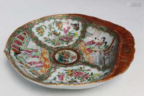 Chinese Rose Medallion Porcelain Shrimp dish