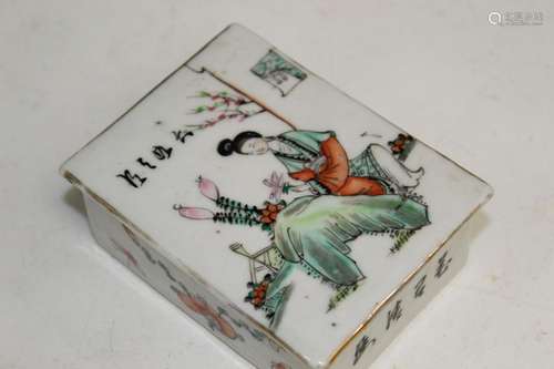 Chinese Famille Rose Porcelain Box