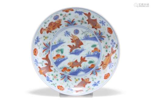 A CHINESE WUCAI 'FISH' DISH, of shallow circular f...