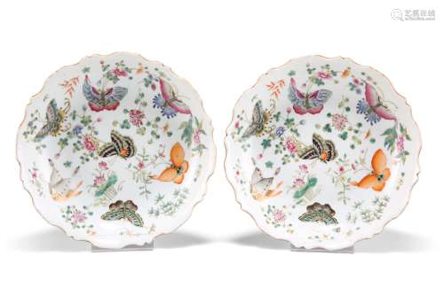 A PAIR OF CHINESE FAMILLE ROSE DISHES, shaped circular, enam...