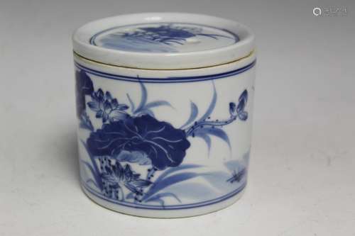 Chinese Blue and White Porcelain Cricket Box