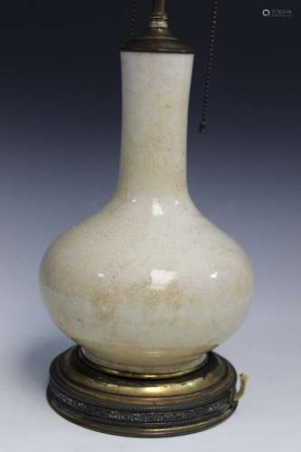 Chinese Crackle Glaze Porcelain Vase Lamp