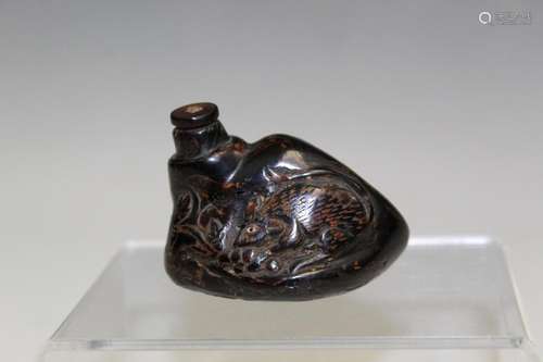 Chinese Carved Amber Snuff Bottle