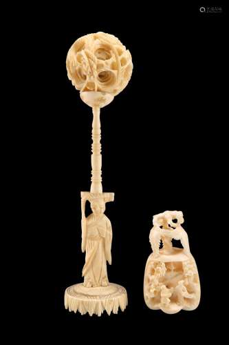 A LATE 19TH / EARLY 20TH CENTURY CHINESE CARVED IVORY OKIMON...