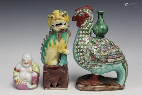 Three Chinese Porcelain Items