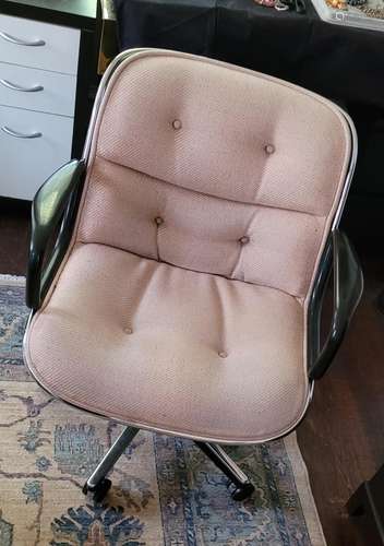 Swivel desk chair