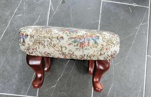 Small vintage ottoman. Aps. 16 x 12 x9.5”