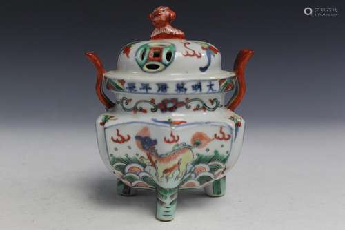 Chinese Wucai porcelain incense burner with Ming Wanli