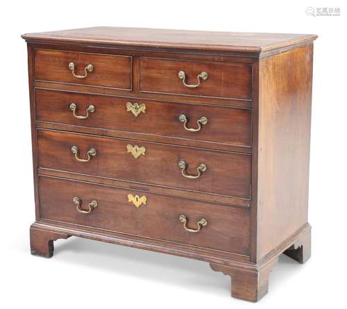 A GEORGE III MAHOGANY CHEST OF DRAWERS, the moulded rectangu...