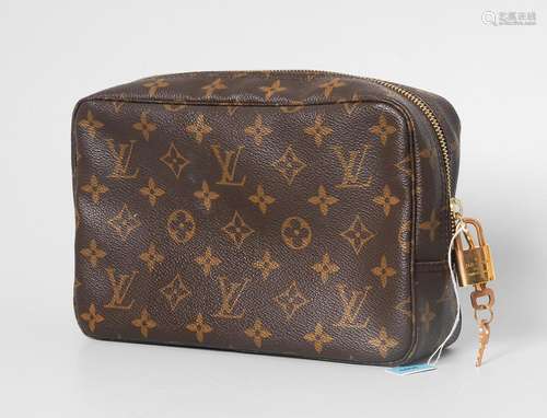 LOUIS VUITTON, TROUSSE TOILETTE