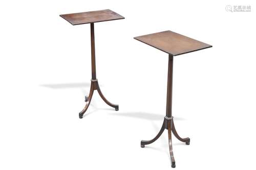 A PAIR OF REGENCY-STYLE MAHOGANY TRIPOD TABLES, each with re...