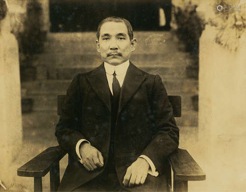 1912 孙中山坐像 银盐纸基