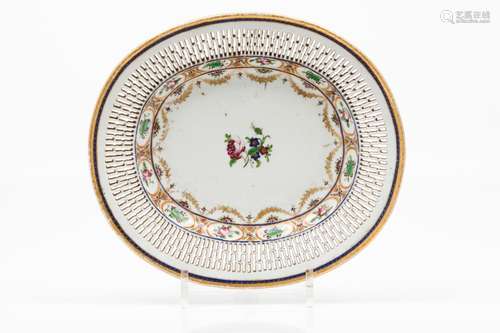 A pierced lip serving platter