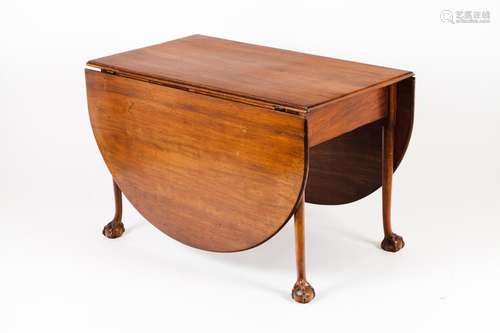 A D.João V drop leaf table