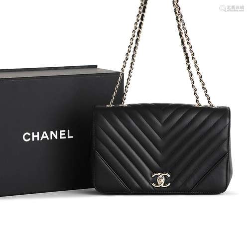 CHANEL Sac classique à rabat