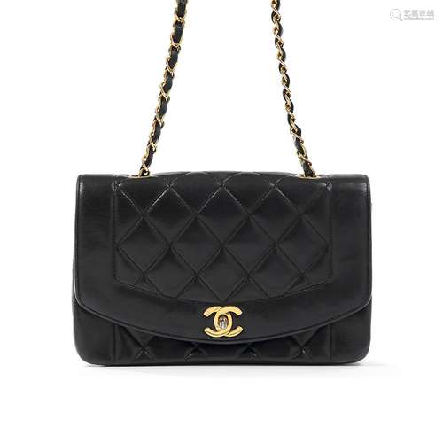 CHANEL Sac Diana 22 cm