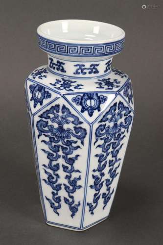 Chinese Blue and White Porcelain Vase,