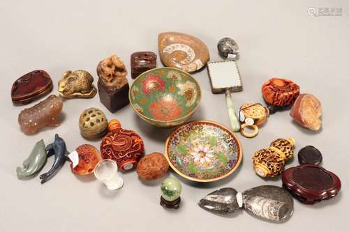 Group of Assorted Chinese Objects,