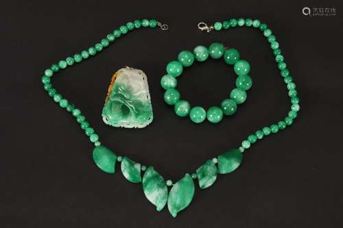 Three Chinese Jade Jewellery Items,