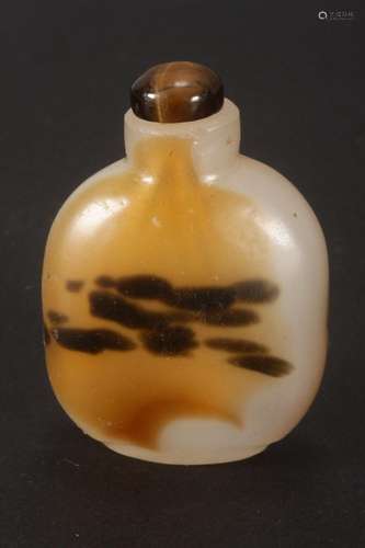 Chinese Agate Snuff Bottle and Stopper,