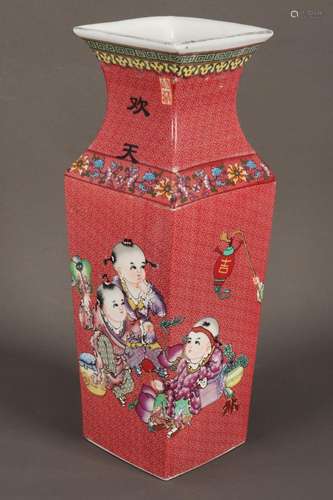 Chinese Porcelain Vase,