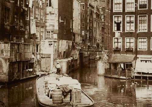 Albert Renger-Patzsch Het Kolkje Amsterdam. 2 OPhotographien...