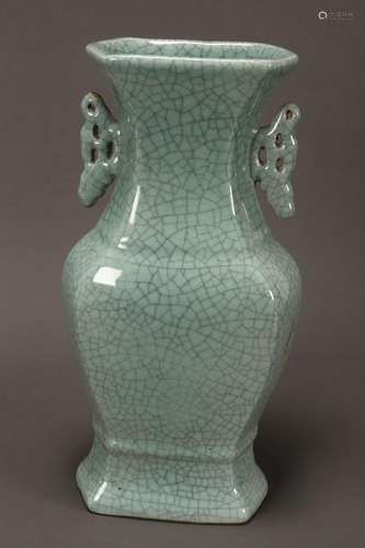 Chinese Crackle Glaze Vase,