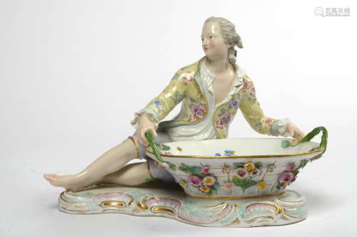 Grande salière en porcelaine polychrome de Meissen représent...
