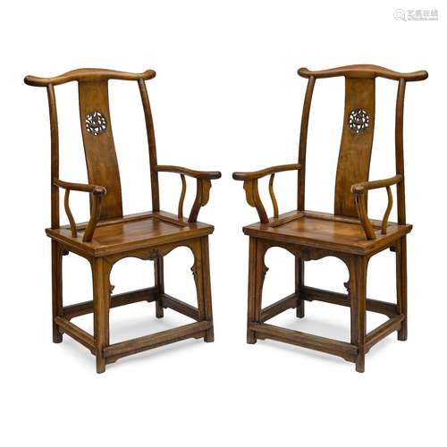 A pair of jumu yokeback chairs, SICHUTOU GUANMAOYI