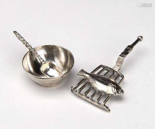 A Dutch silver miniature fish on trivet and a silver bowl an...