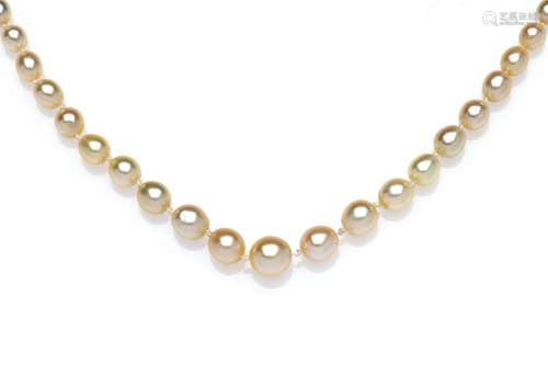 A natural pearl necklace