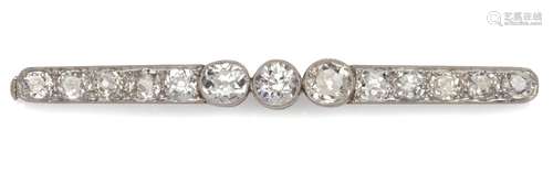 An 18k white gold Art Deco diamond brooch