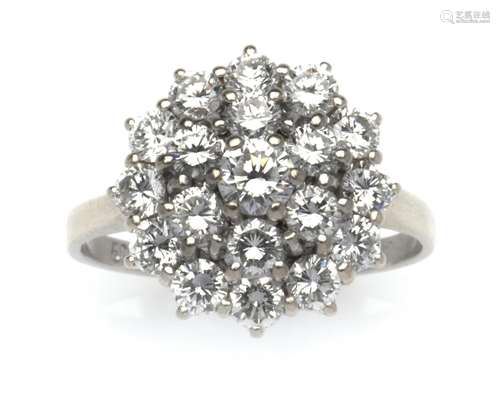 A diamond cluster ring