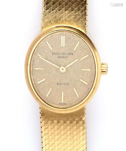 An 18k gold lady's wristwatch, by Patek Philippe