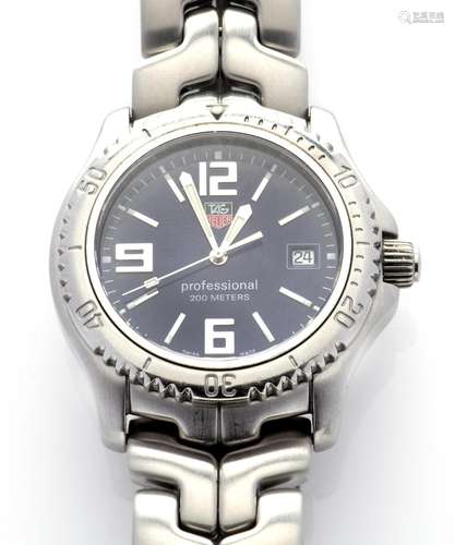 A steel gentlemen's wristwatch, by Tag Heuer