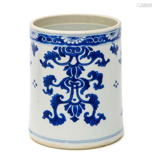 A blue and white brush pot