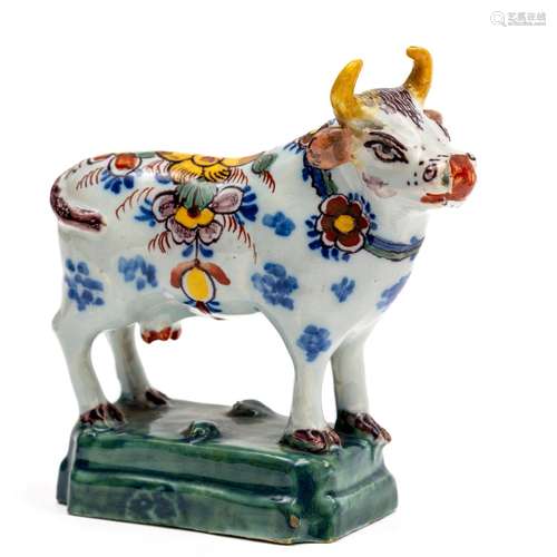 A small Delft pottery cow figure