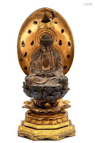 A gilded wooden lacquer Amida Nyorai