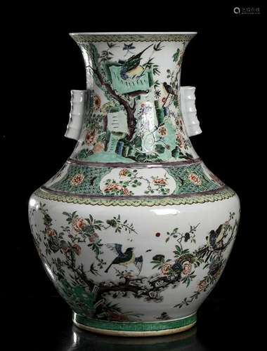 A LARGE 'FAMILLE VERTE' PORCELAIN VASE, HU China, ...