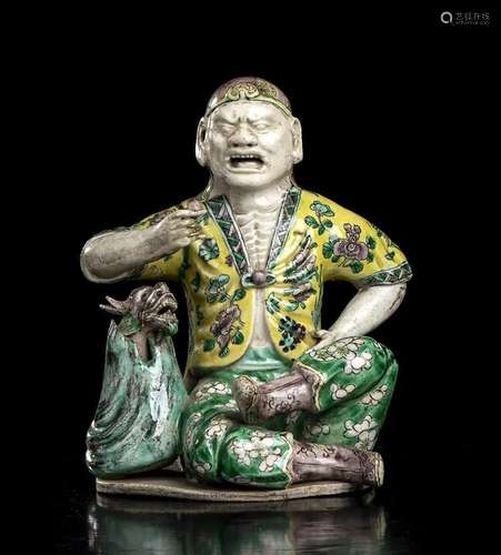 A 'FAMILLE VERTE' PORCELAIN SCULPTURE WITH XIANLON...