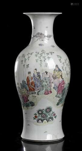 A PORCELAIN BALUSTER VASE WITH POLYCHROME DECORATION